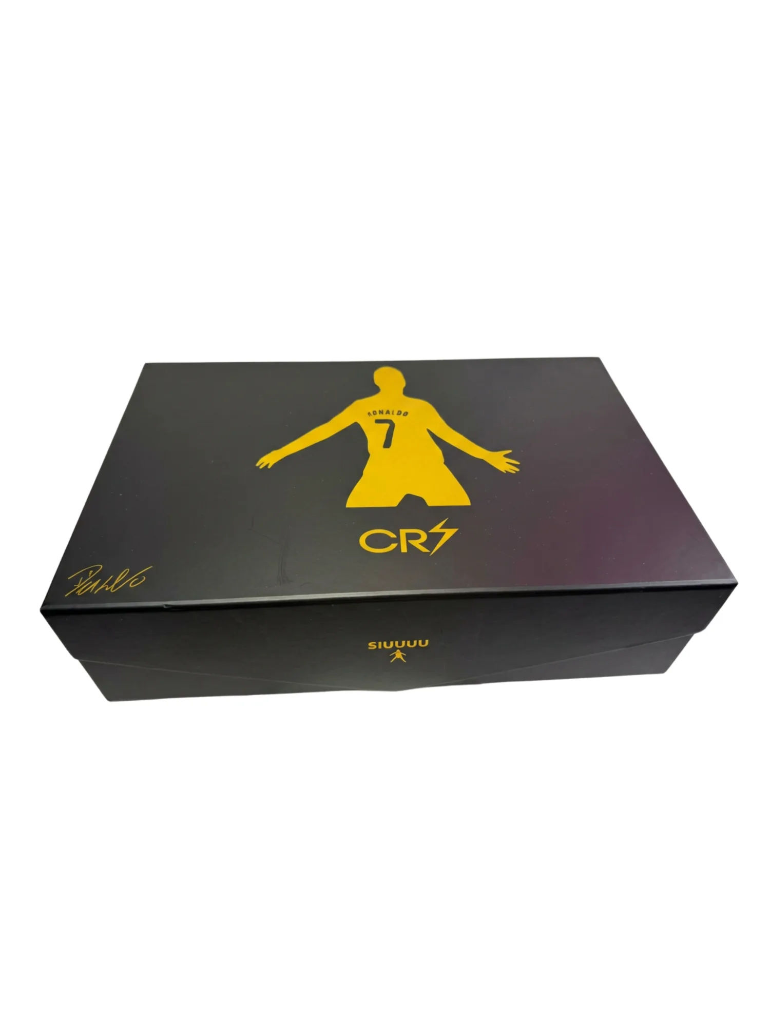 CR7 Fan-Geschenkbox geschlossen mit goldener Ronaldo-Silhouette, SIUUUU-Schriftzug und Unterschrift