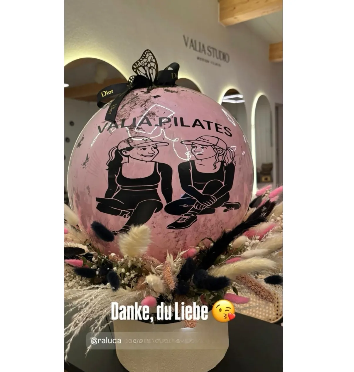 Personalisierter Ballon mit Karikatur für Valia Pilates